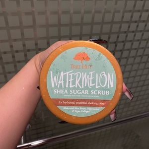Tree hut body scrub